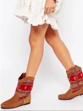 Minnetonka Baja Tapestry Boots Boho Western Line Dancing Festival Fairy Size 8
